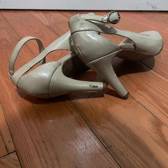 Women’s shoes - Picture 4 of 5